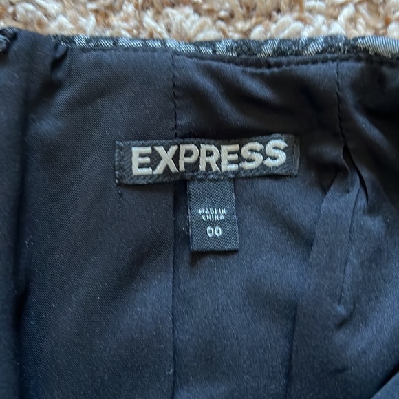 Express Houndstooth Pencil Skirt - Picture 9 of 10